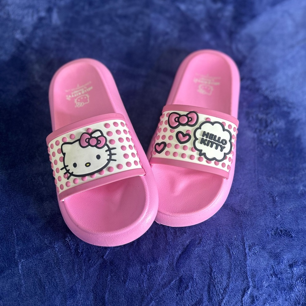 Hello Kitty Pink Slides🎀